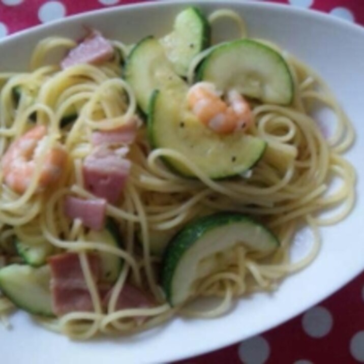 ズッキーニ 海老 ベーコンのパスタ レシピ 作り方 By コール 楽天レシピ ズッキーニ 海老 ベーコンのパスタ レシピ 作り方 By コール 楽天レシピ